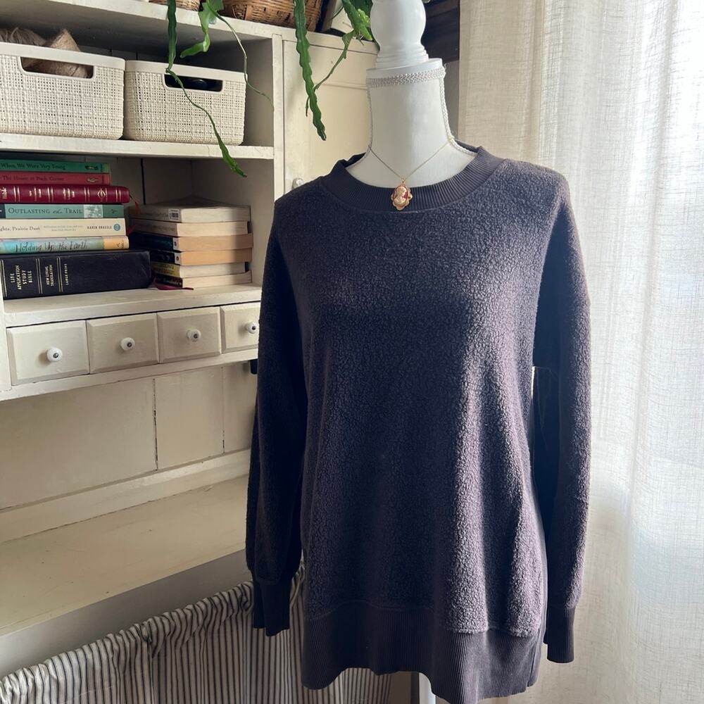 Aerie cozy brown purple fuzzy crewneck sweater with side slits size XS